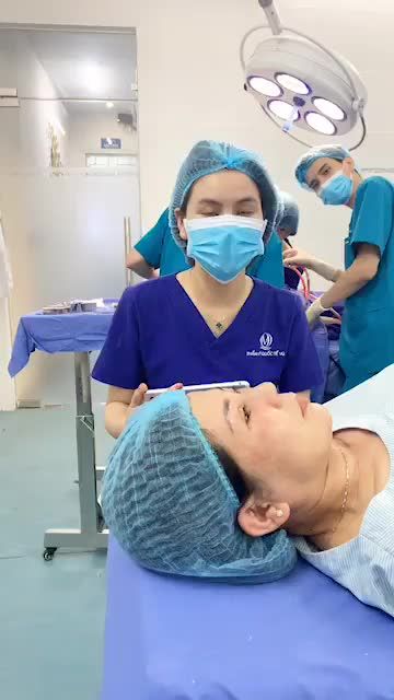 Dr Vũ Quang trực tiếp xử lý 2 ca MŨI HỎNG.