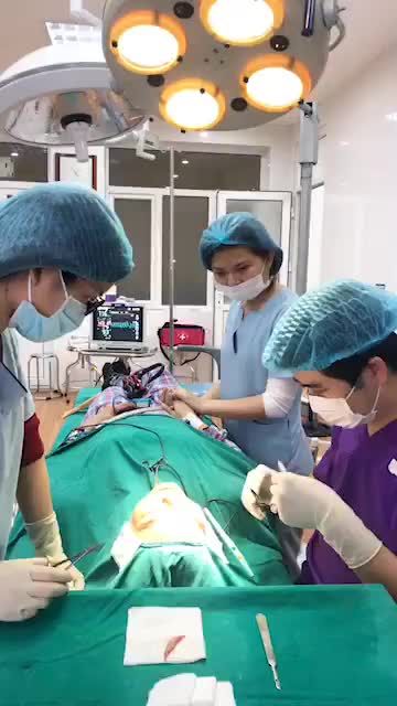 Phẫu thuật treo cung mày - lấy lại 10 năm thanh xuân cho đôi mắt chỉ sau 15 phút phẫu thuật.
Ca mí số 126 trong tháng 2.