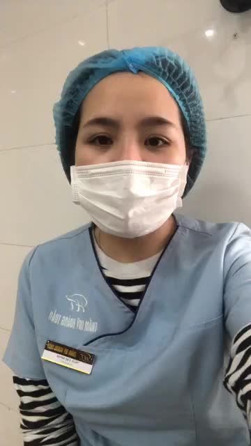 Quá trình thực hiện hút tuyến mồ hôi , loại bỏ mồ hôi , mùi hôi khó chịu sau 30 phút . Mời mọi người cùng theo dõi