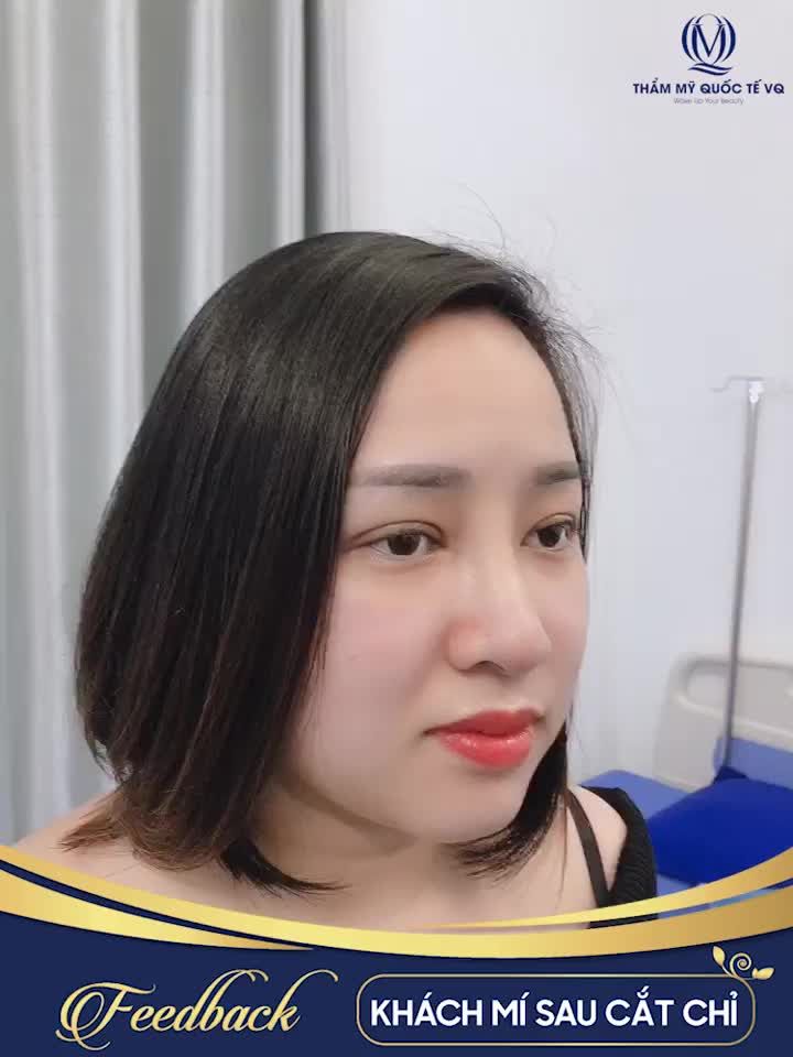 Khách hàng tặng quà 14.2 từ sáng sớm cho bác sĩ đây ạ !