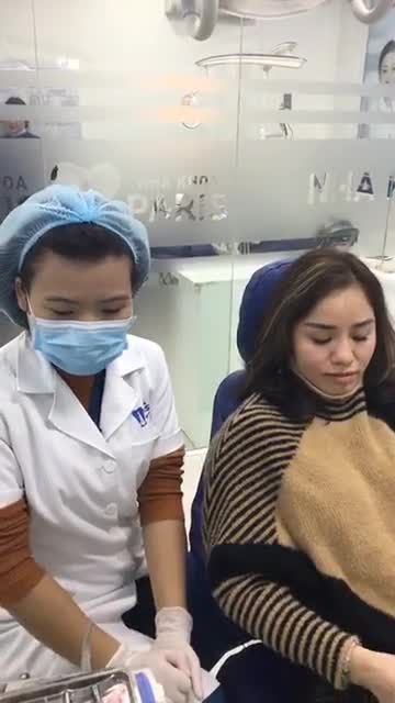 Cảm nhận khách hàng chỉnh nha mắc cài sứ tự buộc và nhổ 4 răng cùng lúc tại nha khoa Paris Quang Trung.