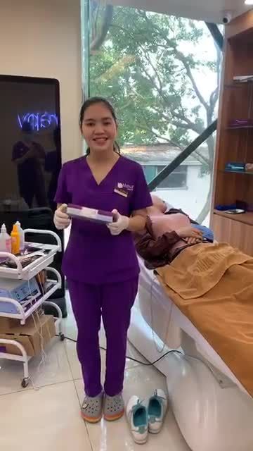 Sở hữu ngay dáng mũi cao tây chỉ sau 5-10 phút thực hiện thủ thuật tiêm filler mũi cho chị khách hàng xinh đẹp đến từ Đông Anh