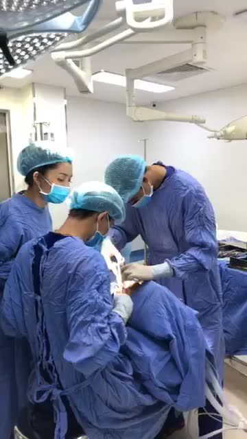 Ca phẫu thuật chỉnh hàm hô móm cho khách hàng Thay đổi một cách ngoạn mục lột xác ngay sau khi phẫu thuật xong .