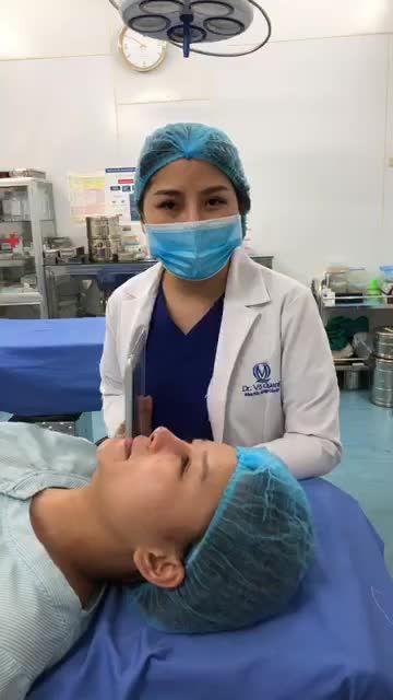MŨI SỬA ! Tiếp tục lại là mũi sửa. Cả nhà cùng theo dõi kết quả nâng mũi sửa ngay sau làm của Dr. Vũ Quang nhé!