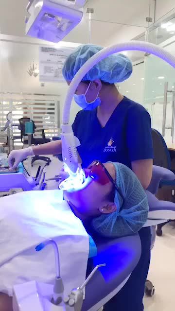 Quá trình tẩy trắng răng tại bệnh viện thẩm mỹ Đông Á