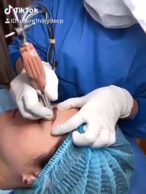 Cận cảnh quá trình phun xăm lông mày tại bệnh viện thẩm mỹ Đông Á  Xinh đẹp hơn nhờ chân mày sắc nét, tự tin mọi góc nhìn