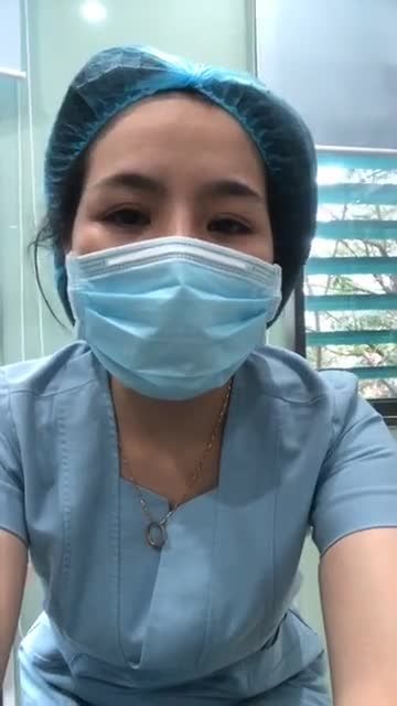 Quá trình tân trang cô bé , loại bỏ phần da nhăn nheo thâm sạm sau 30 phút . Mời mọi người cùng theo dõi