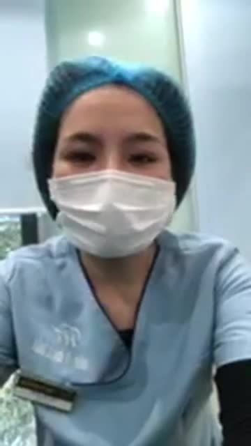 Khách hàng thứ 3 tân trang cô bé trong sáng hôm nay của bác sĩ . Mời mọi người cùng theo dõi