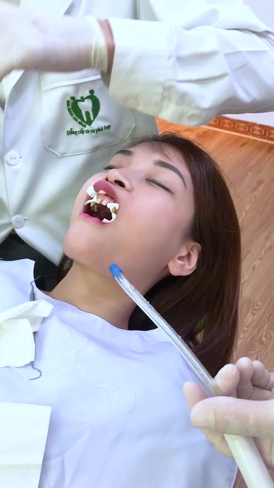 Cảm Xúc Vui Sướng - Hạnh Phúc Ngập Tràn Sau Khi Sở Hữu Nụ Cười Mới