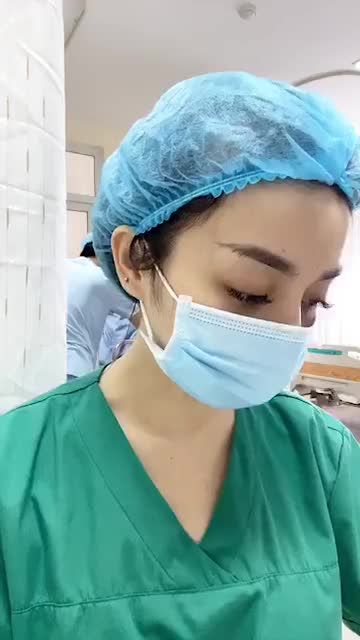 Chỉ sau 10 ngày phẫu thuật, bà mẹ 2 con cải thiện V2 với phương pháp tạo hình bụng và hút mỡ.