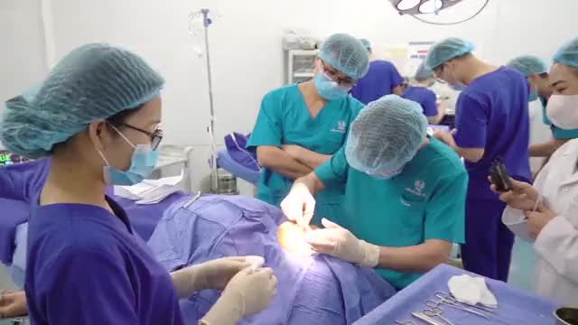 Chị em ghé ngay VQ làm đẹp đón 8/3.Nâng mũi chỉ từ 8.6k nhé