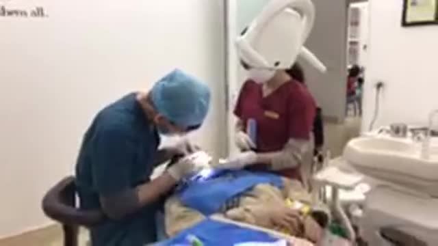 Gắn mắc cài chỉnh nha tai Nha Khoa Thuỳ Anh