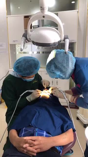 Phục hình implant toàn hàm bằng kỹ thuật All - on - 4 cho chú khách đến từ Yên Bái.