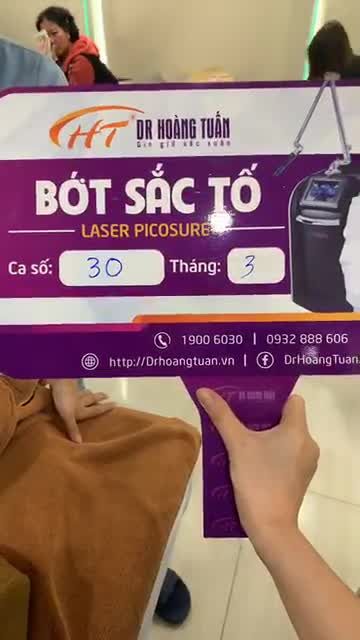 Sau gần 60 năm chung sống với vết bớt bẩm sinh - hôm nay sau 2/3 liệu trình điều trị tại Dr Hoàng Tuấn kết quả rất tuyệt vời !