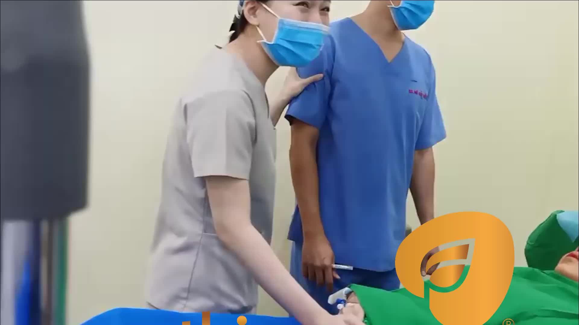 Cô bé là khách hàng cũ của Thiện Mỹ từ rất lâu rồi, nay em tới để nâng cấp lên Siêu cấu trúc.