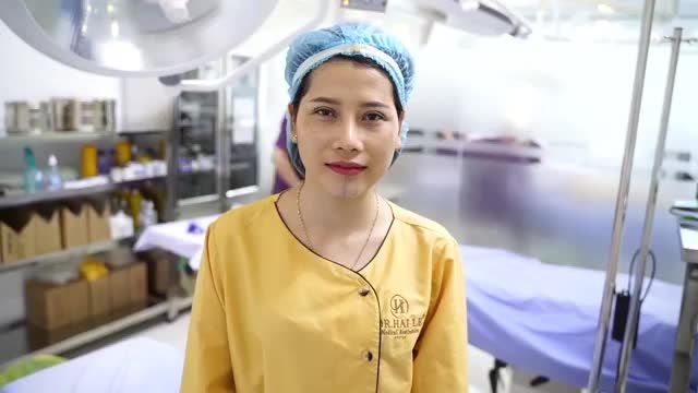 Kết quả cắt mí + độn cằm và nâng mũi sau 1 năm đẹp miễn chê, nếp mí nhẹ nhàng khuôn mắt tự nhiên dù vừa mới thực hiện xong.