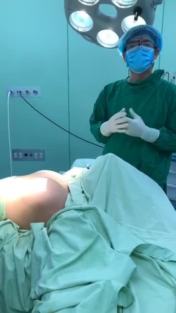 Nâng Ngực Nội Soi Chân Không là gì