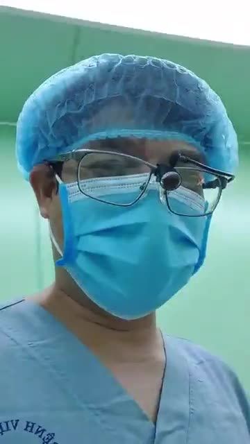 Nâng ngực nội soi chân không