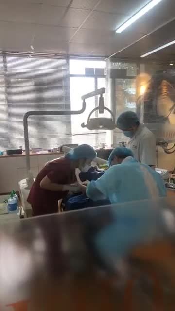 Trồng răng implant chỉ 8,8 triệu/ TRỤ