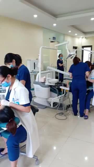 GẮN MẮC CÀI SỨ KHẮC PHỤC TÌNH TRẠNG HÔ, THƯA
