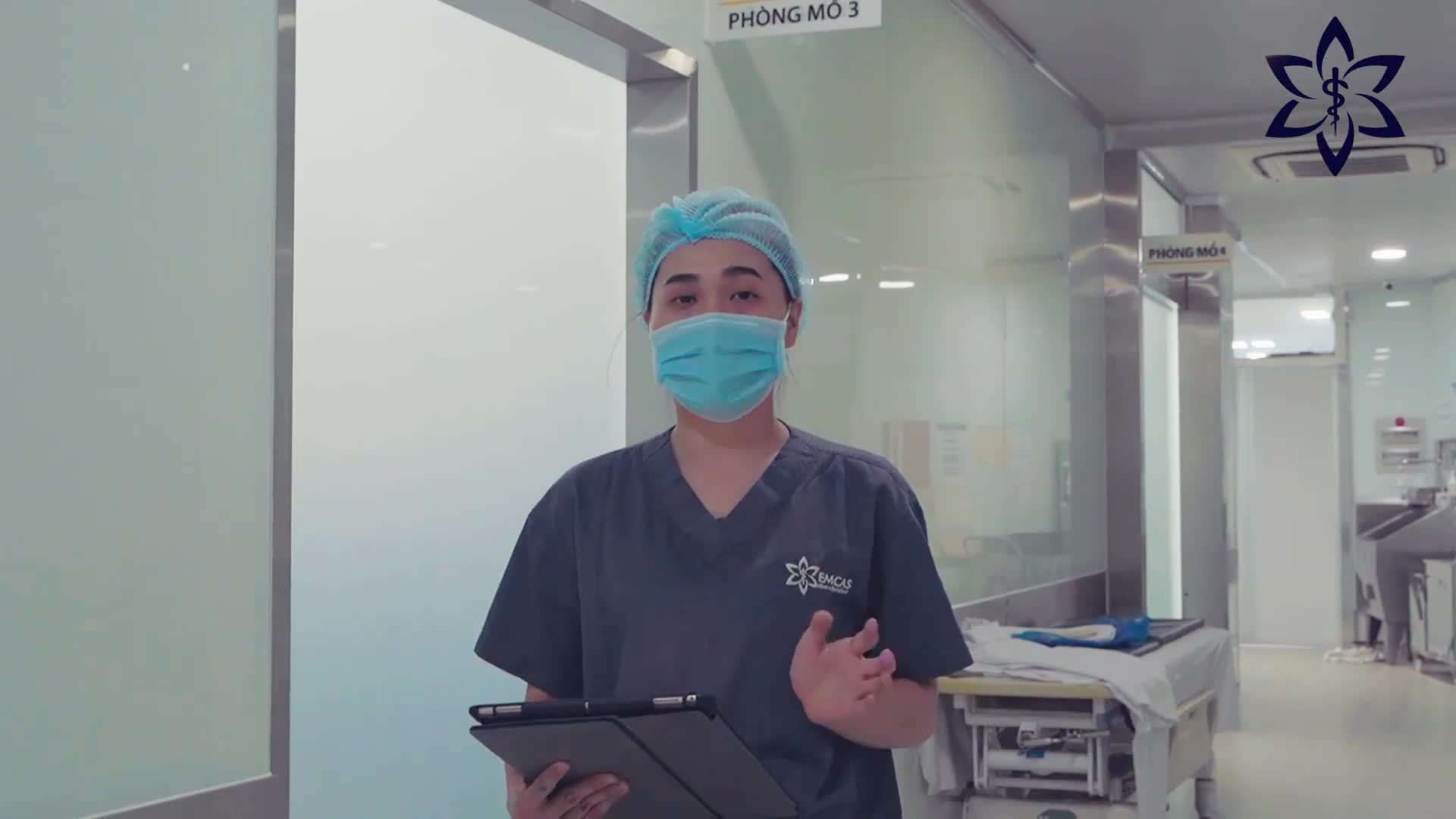 KHÁCH HÀNG VỪA THỰC HIỆN TREO SA TRỄ KẾT HỢP ĐẶT TÚI NGỰC TẠI EMCAS