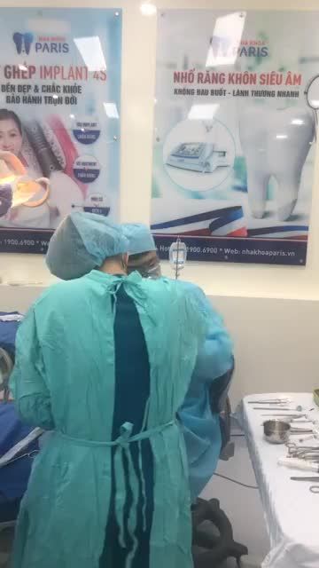 QUÁ TRÌNH CẤY GHÉP IMPLANT TRONG PHÒNG PHẪU THUẬT