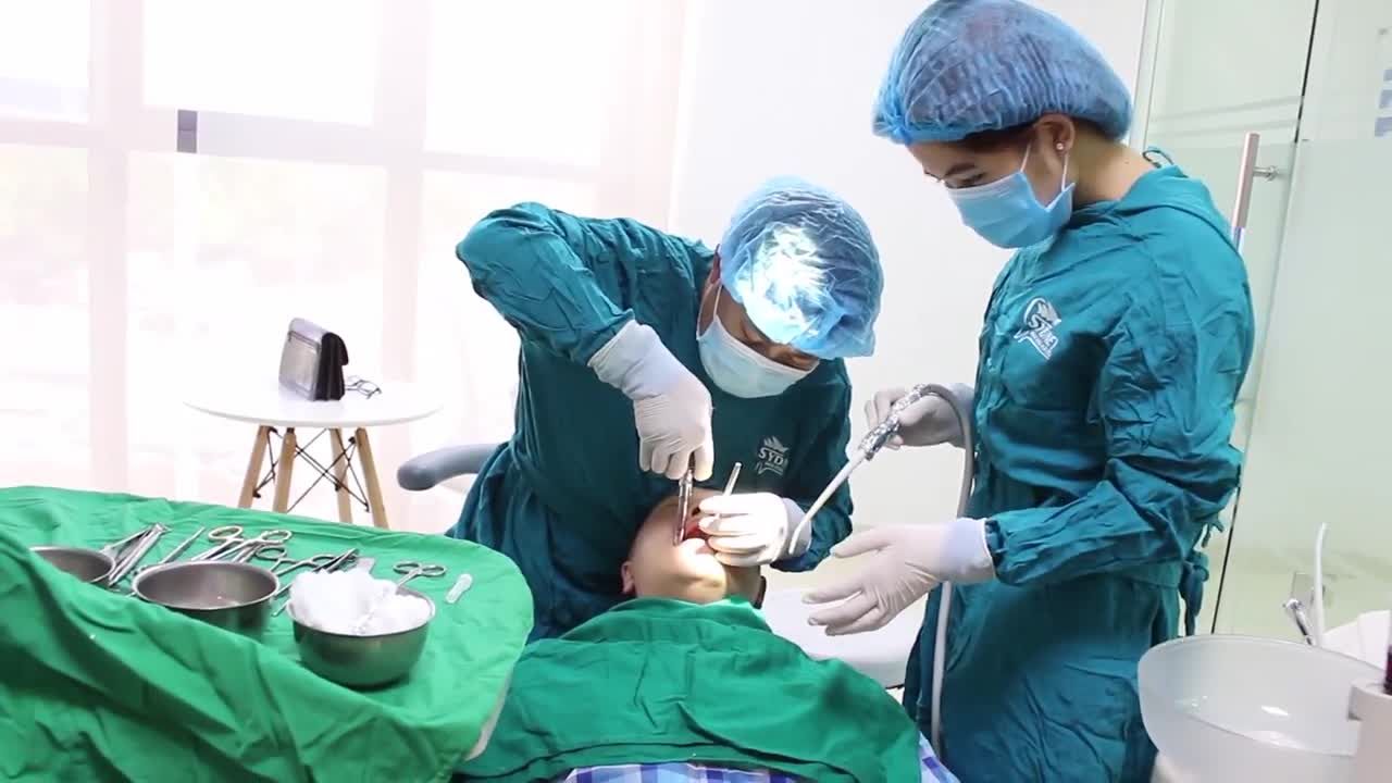 PHƯƠNG PHÁP CẤY IMPLANT CHO NGƯỜI KHÔNG CÓ THỜI GIAN