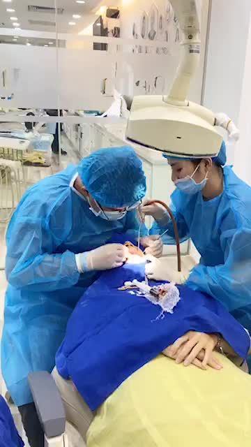 2 case cấy ghép Implant giải cứu răng hư hỏng nặng do làm răng sứ kém chất lượng, không rõ nguồn gốc