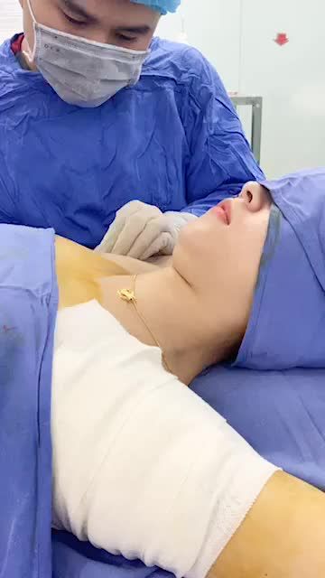 Quá trình “BĂNG ÉP” hút tuyến mồ hôi nách - giảm thiểu tối đa tình trạng “Viêm Cánh”