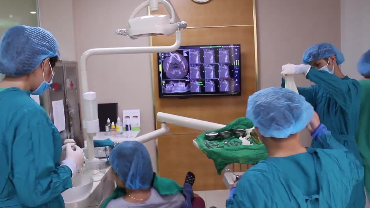 MẤT RĂNG HÀM SỐ 7 PHẢI LÀM SAO ĐÂY