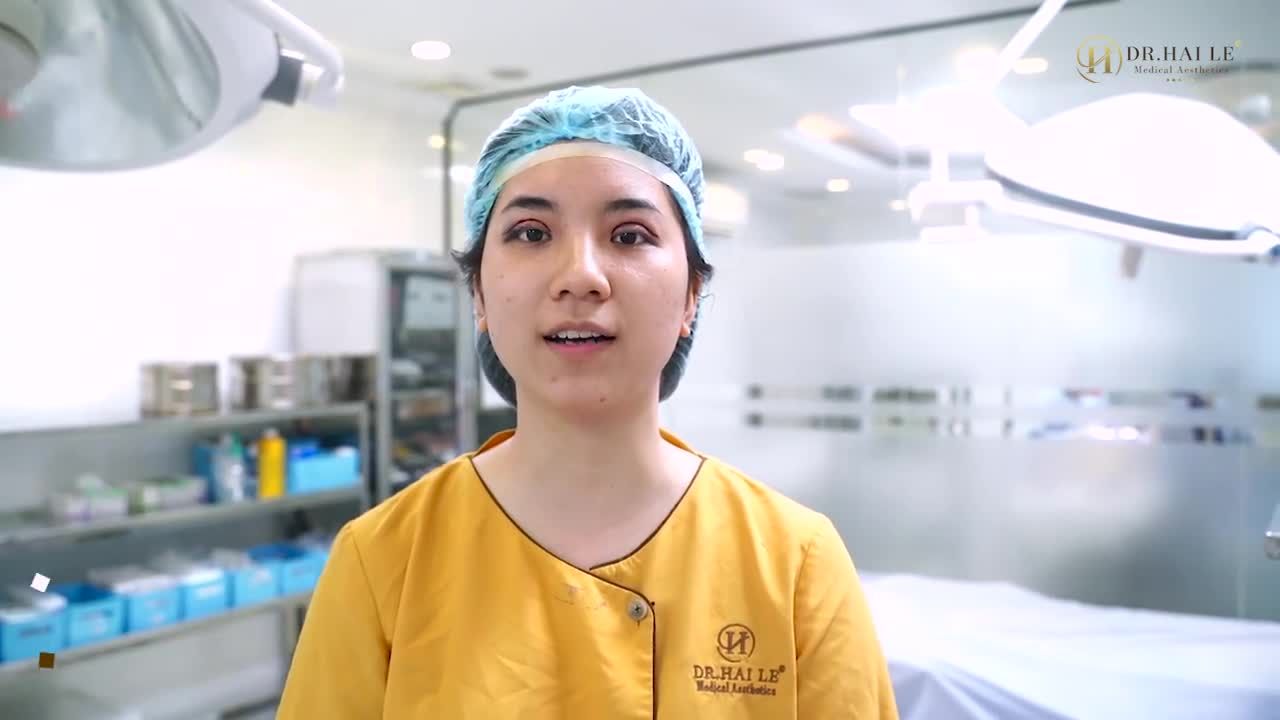 Từng cắt mí rồi sửa mí tới 3 lần tại một cơ sở thiếu uy tín, PHẠM HƯỜNG rơi vào trầm cảm, tự ti vì càng sửa càng HỎNG.....và những ngày dài sống trong nước mắt