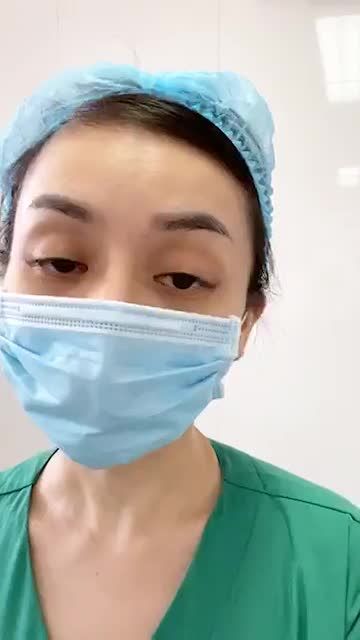 Ca hút tuyến mồ hôi nách số 1 trong ngày. Cùng theo dõi quá trình bác sĩ thực hiện nhé!