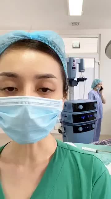 Mùa hè rồi, mồ hôi nách tiết ra mùi có gây khó chịu không ạ?