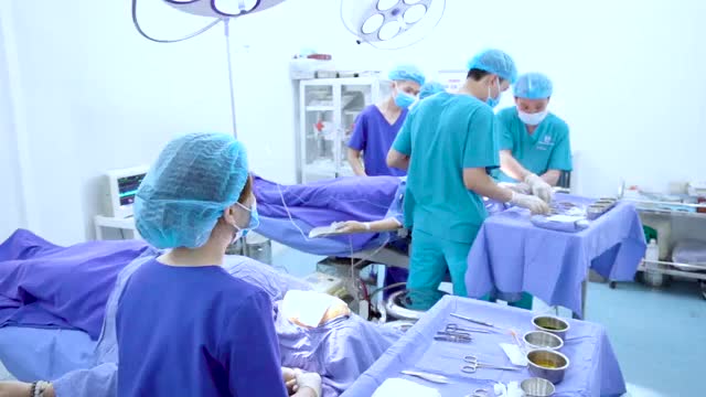 Một ngày làm việc đầy bận rộn của Ekip Dr Vũ Quang đã bắt đầu rồi cả nhà ạ !