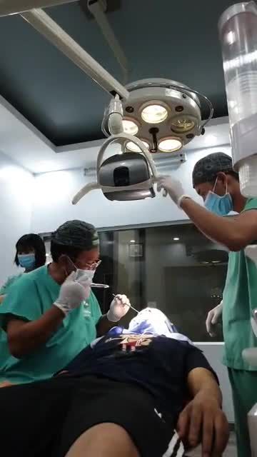 Nhổ 2 răng khôn hàm trên tại nha khoa 24H.