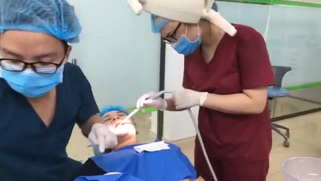 Nhổ răng 48 lợi trùm tại Nha Khoa Thuỳ Anh.