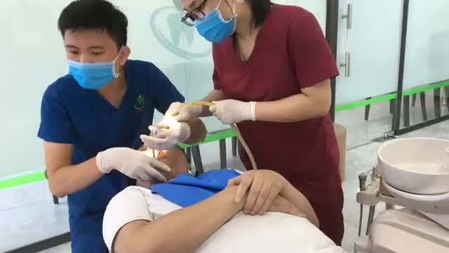 Nhổ răng khôn 38 lợi trùm.