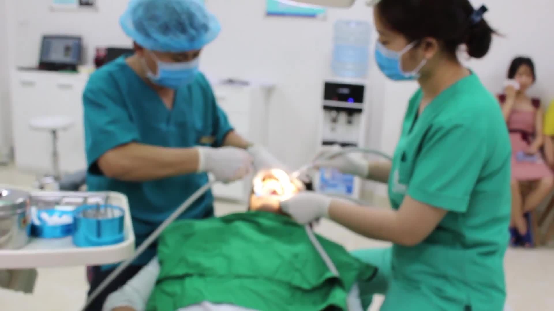 NIỀNG RĂNG ĐỀU ĐẸP CHỈ SAU 6 THÁNG