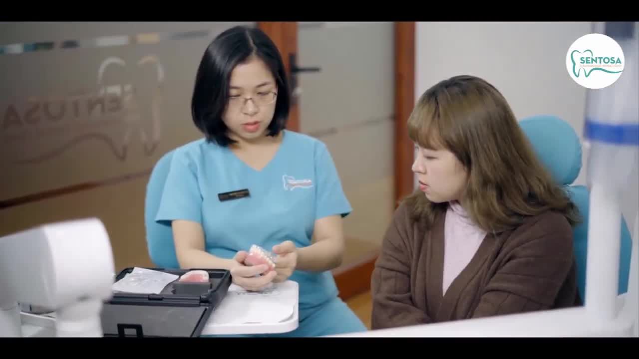 THAY ĐỔI NỤ CƯỜI CÙNG CÔ BẠN CHUỘT THỔ CẨM VỚI INVISALIGN