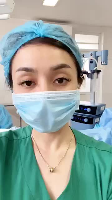 “Rau mùi”? Mồ hôi ra nhiều vùng nách gây khó chịu?