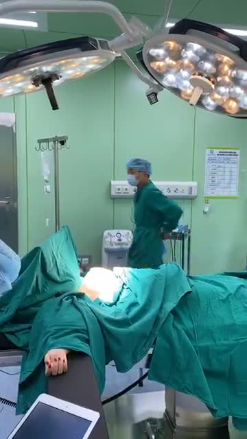 Phì đại tuyến vú kèm Sa Trễ là tình trạng hầu hết chị em gặp phải sau sinh