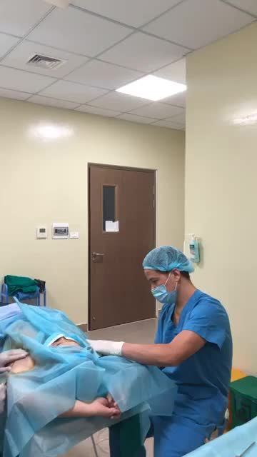 Mồ hôi nách rất nhiều người quan tâm .Gây bất tiện cho phụ nữ và cả các anh .