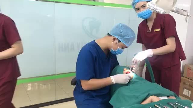 TRỒNG CHÂN RĂNG NHÂN TẠO IMPLANT CHO CHỊ  MÃ THỊ SINH  TẠI NHA KHOA THÙY ANH
