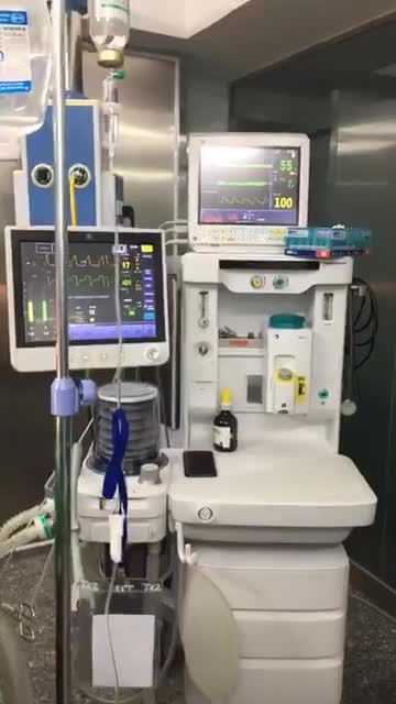 Treo ngực sa trễ kết hợp đặt túi 205 cc trên khách hàng nữ 35 tuổi ngực chảy xệ độ 3