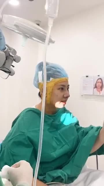 Khách hàng mô đầu mũi to, sóng mũi thấp, lệch vách ngăn, đầu mũi ngắn hếch.