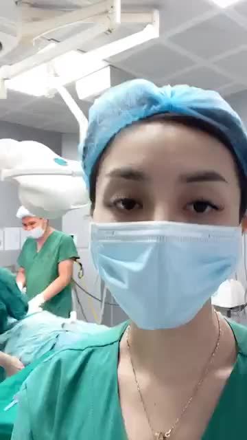 Ca gọt hàm số 1 trong tháng 7, khuôn mặt cân đối, cải thiện tình trạng góc hàm vuông sau 1,5h phẫu thuật.
Cùng theo dõi chia sẻ của bác sĩ nhé!