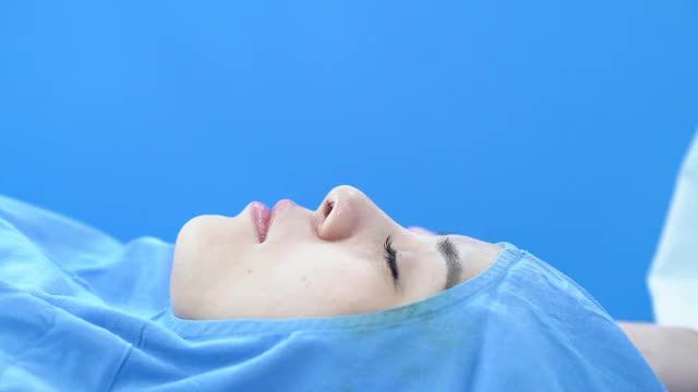Nâng mũi Me Shape đẹp ngay trên bàn PT - Bác sĩ full bàn mổ , mời cả nhà theo dõi livestream cùng bs nhé