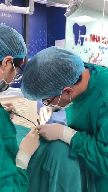 Anh Quốc Bảo( 1985) từ Thanh xuan tìm đến nha khoa Paris Thái Thịnh để cắm 1 trụ implant SIC răng hàm dưới.