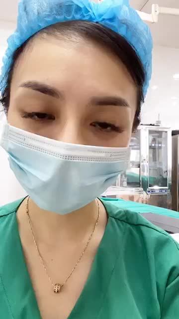 Phân tích trước mổ - ca combo nâng ngực số 212 và tạo hình bụng số 142 năm 2020