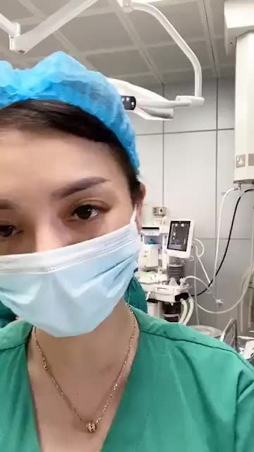 Chỉnh hàm hô, cười hở lợi sau 2 giờ phẫu thuật.